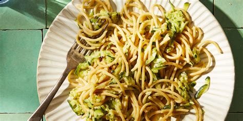 5-ingredient-spaghetti-with-zucchini-parmesan image