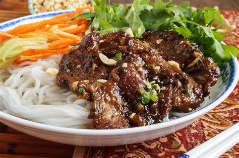 bn-thịt-nướng-vietnamese-grilled-pork-with-rice image