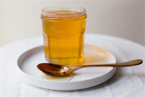 miel-de-meln-honeydew-syrup-pilars-chilean-food image