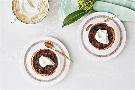 mini-chocolate-pudding-cakes-for-two-canadian-living image