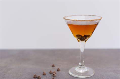 easy-chocolate-martini-recipe-with-vodka image