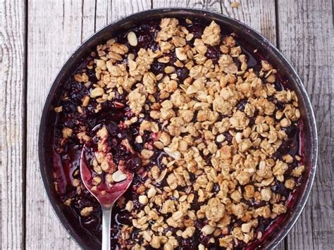 very-berry-crumble-easy-backpacking-desserts-trail image