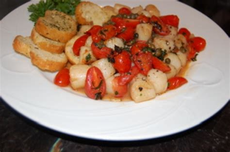 bruschetta-with-peppered-scallops-la-gazzetta-italiana image
