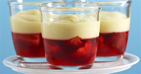 10-best-strawberry-jello-with-strawberries image