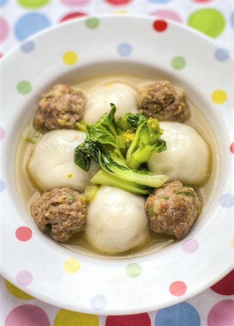 tangyuan-yuanxiao-soup-with-pork-and-shallots image