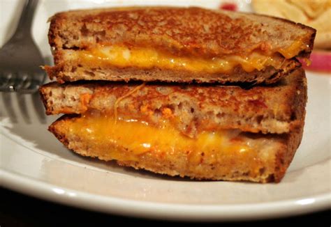 grilled-cheese-wikipedia image