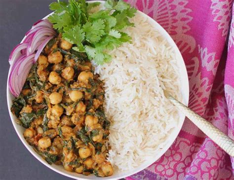 chana-saag-curried-chickpeas-with-spinach-ministry-of image