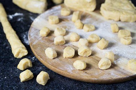italian-honey-balls-struffoli-recipe-yummy-addiction image