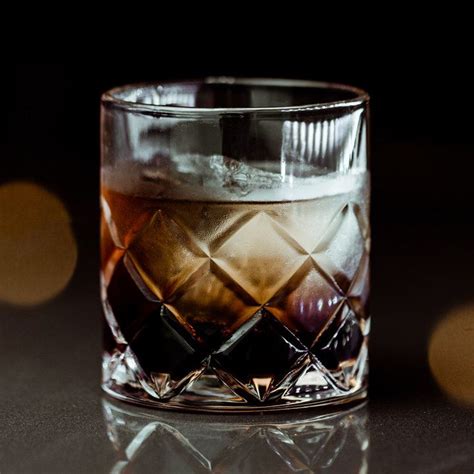 black-russian-cocktail-recipe-liquorcom image