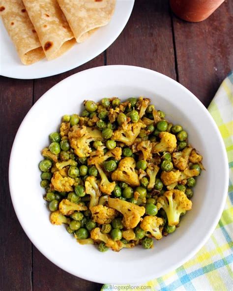gobi-matar-recipe-cauliflower-peas-dry-curry image