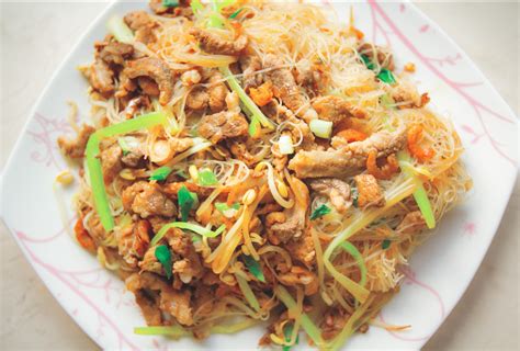 taiwanese-pan-fried-rice-noodles-with-pork-and image