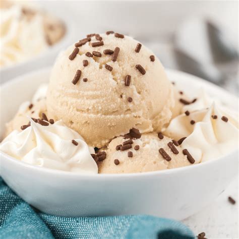 how-to-make-homemade-root-beer-ice-cream-feels image