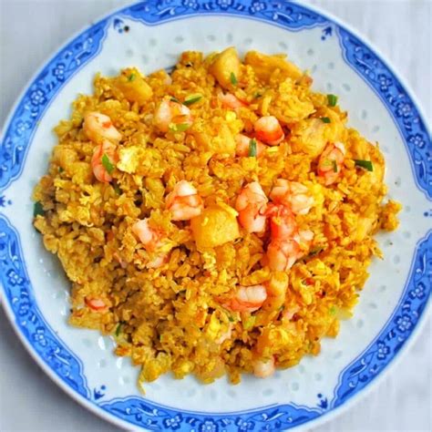 singapore-fried-rice-a-chinese-takeaway-favourite image