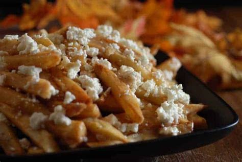 canada-poutine-french-fries-in-gravy-and-cheese-curds image