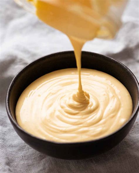 hollandaise-sauce-quick-easy-foolproof-recipetin image