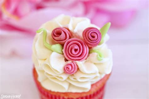 fondant-rose-cupcakes-sugarhero image