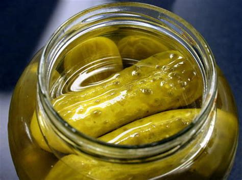 long-fermented-kosher-dill-pickles-cookstrcom image