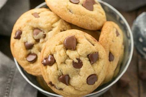 double-chocolate-chip-cookies-that-skinny-chick image