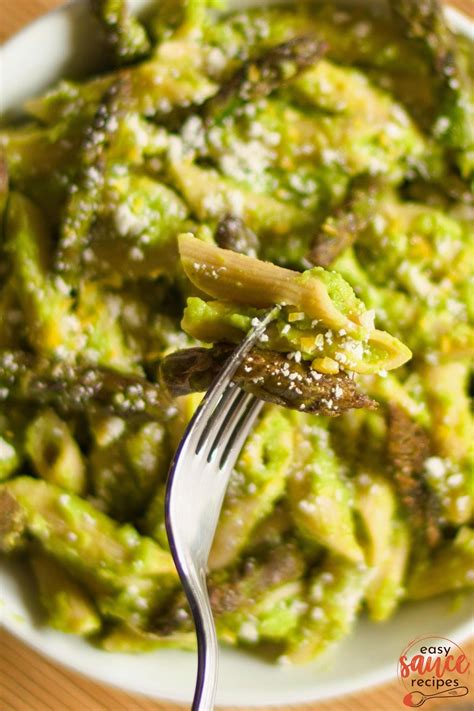 pea-sauce-for-pasta-easy-sauce image