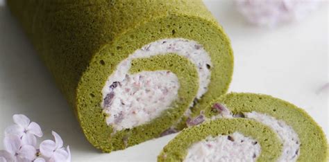 green-tea-and-azuki-bean-bundt-cake image