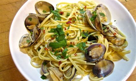 marios-linguine-with-clam-sauce-food-channel image