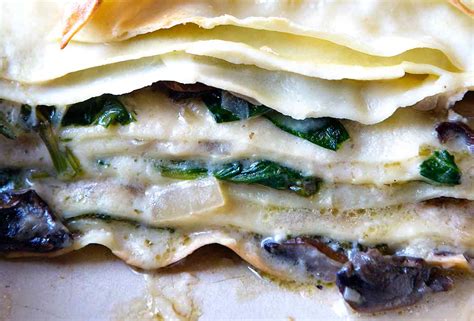 three-cheese-vegetarian-lasagna-recipe-leites image