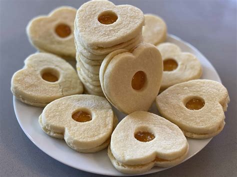 jammie-dodgers-recipe-traditional-home-baking image