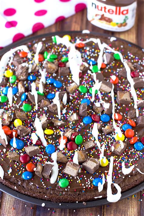 brownie-dessert-pizza-deliciously-sprinkled image