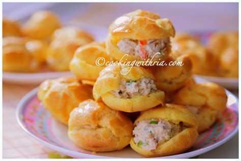 how-to-make-chicken-puffs-trinidad-cooking-with-ria image