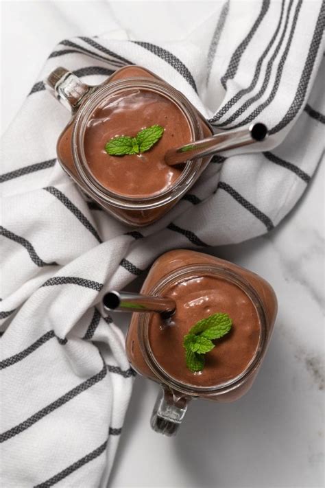 chocolate-avocado-smoothie-low-carb-vegan-gluten image