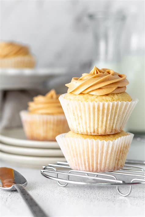 dulce-de-leche-cupcakes-parsley-and-icing image