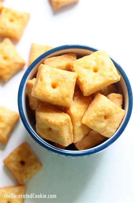 homemade-cheez-its-cheese-filled-baked-copycat image