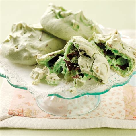 mint-meringues-recipe-how-to-make-mint-meringues image