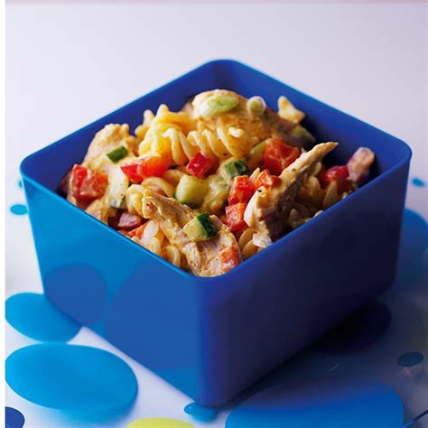 lunchbox-chicken-curry-pasta-healthy-recipe-ww-uk image