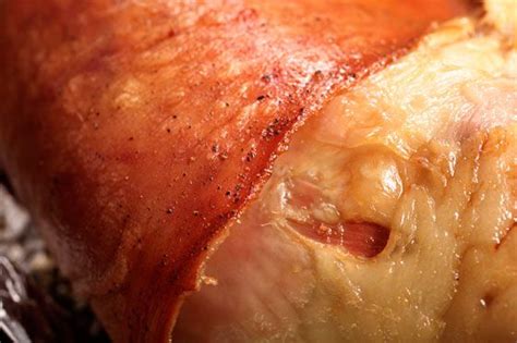 whole-roasted-suckling-pig-recipe-serious-eats image