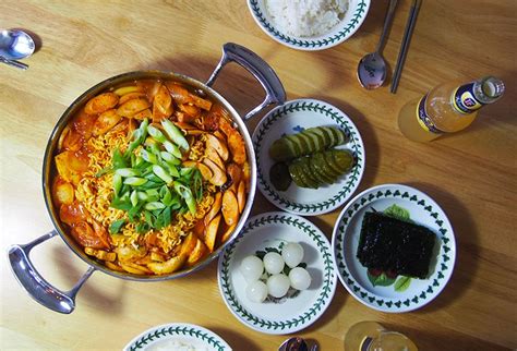 budae-jjigae-korean-army-stew-korean-kitchen image