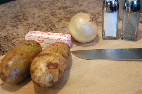 baked-potatoes-with-onions-eat-at-home image