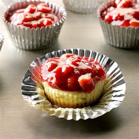 14-adorable-and-delicious-mini-cheesecakes image