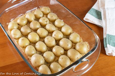 crispy-parmesan-garlic-roasted-baby-potatoes-for image