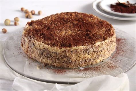 egyptian-hazelnut-cake-with-buttercream-and-caramel image