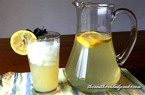 old-fashioned-lemonade-the-southern-lady-cooks image