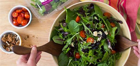 baby-spinach-and-spring-mix-salad image