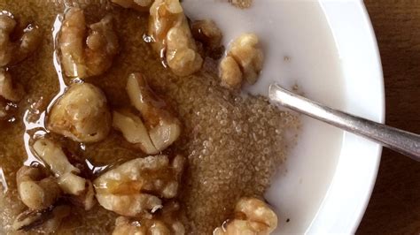 breakfast-amaranth-with-walnuts-and-honey image