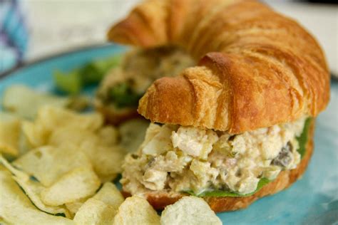 southern-style-tuna-salad-recipe-blue-plate image