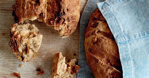 fig-and-toasted-hazelnut-wholemeal-bread-the image