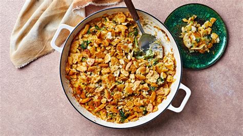 cheesy-broccoli-casserole-with-butter-cracker-crunchies image
