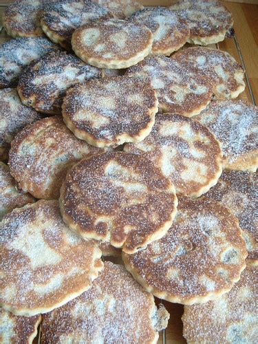 traditional-welsh-cake-bakestone-recipe-whats-your image