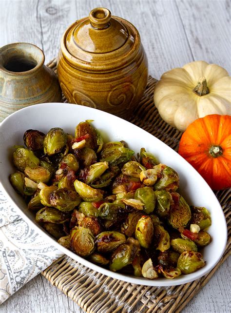 brussels-sprouts-with-pancetta-chestnuts-italian-food image