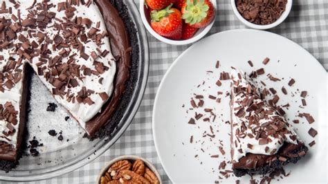 recipe-dark-chocolate-mud-pie-cbc-life image