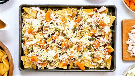 thanksgiving-leftover-nachos-savor image